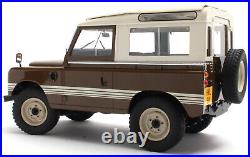 Cult Scale Models Cml114-5. 1982 Land Rover 88 County Series 3, 118 Scale