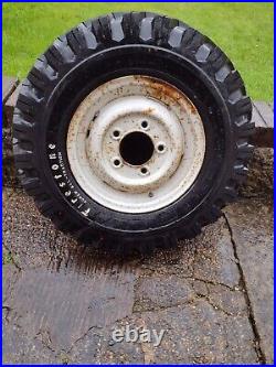 Land Rover series 2A, 3 and MOD lightweight wheel and tyre