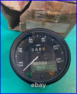 NOS Land Rover Series 2a 109 1 TON 9.00x16 Tyres KPH With Trip Speedo 540135